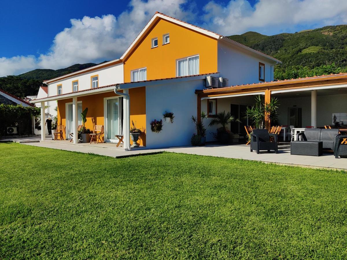 Casa D'Avo Guesthouse And Apartment Urzelina Bagian luar foto