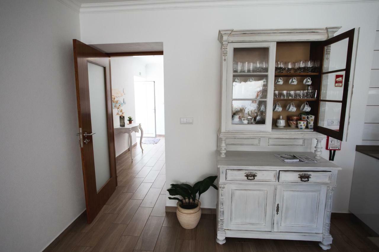 Casa D'Avo Guesthouse And Apartment Urzelina Bagian luar foto