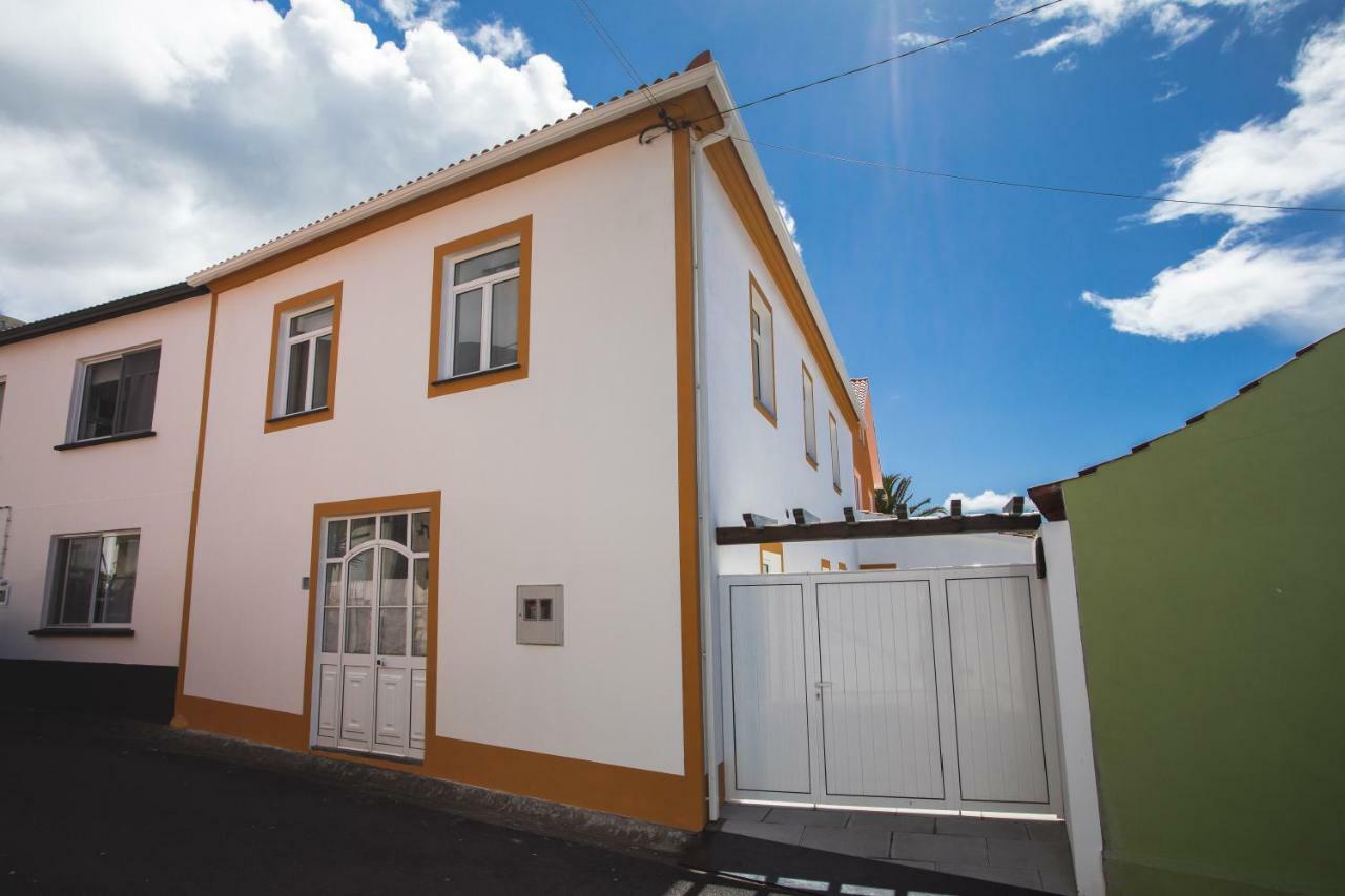 Casa D'Avo Guesthouse And Apartment Urzelina Bagian luar foto